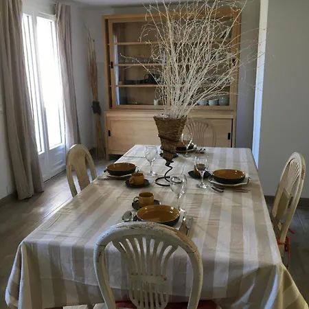 Chez Mirella Apartment *