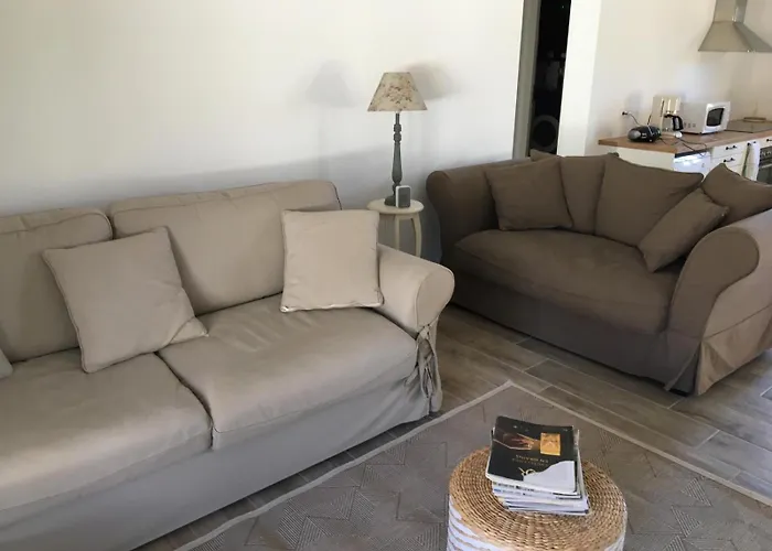 Chez Mirella Tartonne