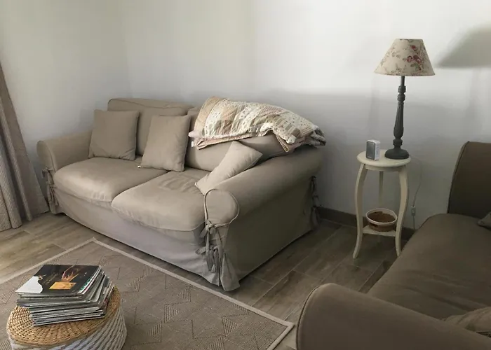 Chez Mirella Tartonne